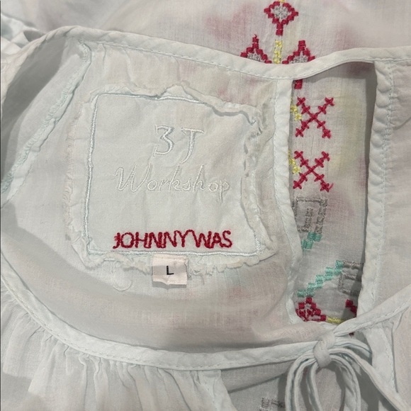 JOHNNY WAS 3 J WORKSHOP COTTON PASTEL BLUE W EMBROIDERED AZTEK PATTERN TOP SZ L - Picture 8 of 8